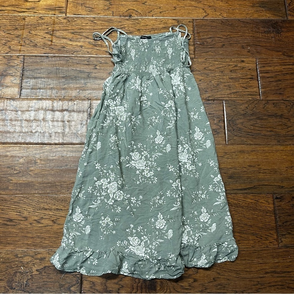 Forever‎ 21 smocked floral dress